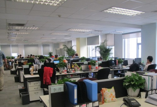 工業(yè)省電空調(diào)，為鞋業(yè)車(chē)間廠(chǎng)房降本增效:鞋業(yè)
