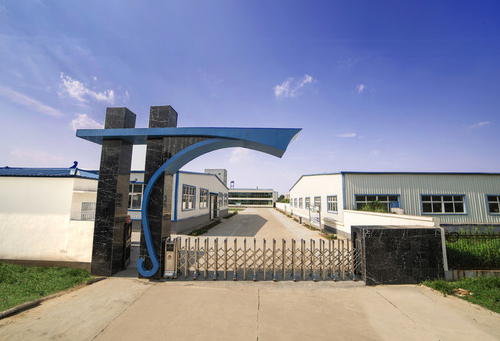 返校購物季或大漲價(jià)，美關(guān)稅陰影籠罩鞋業(yè)“超級(jí)碗”:鞋業(yè)
